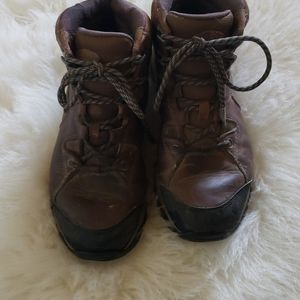Ariat hiking boot